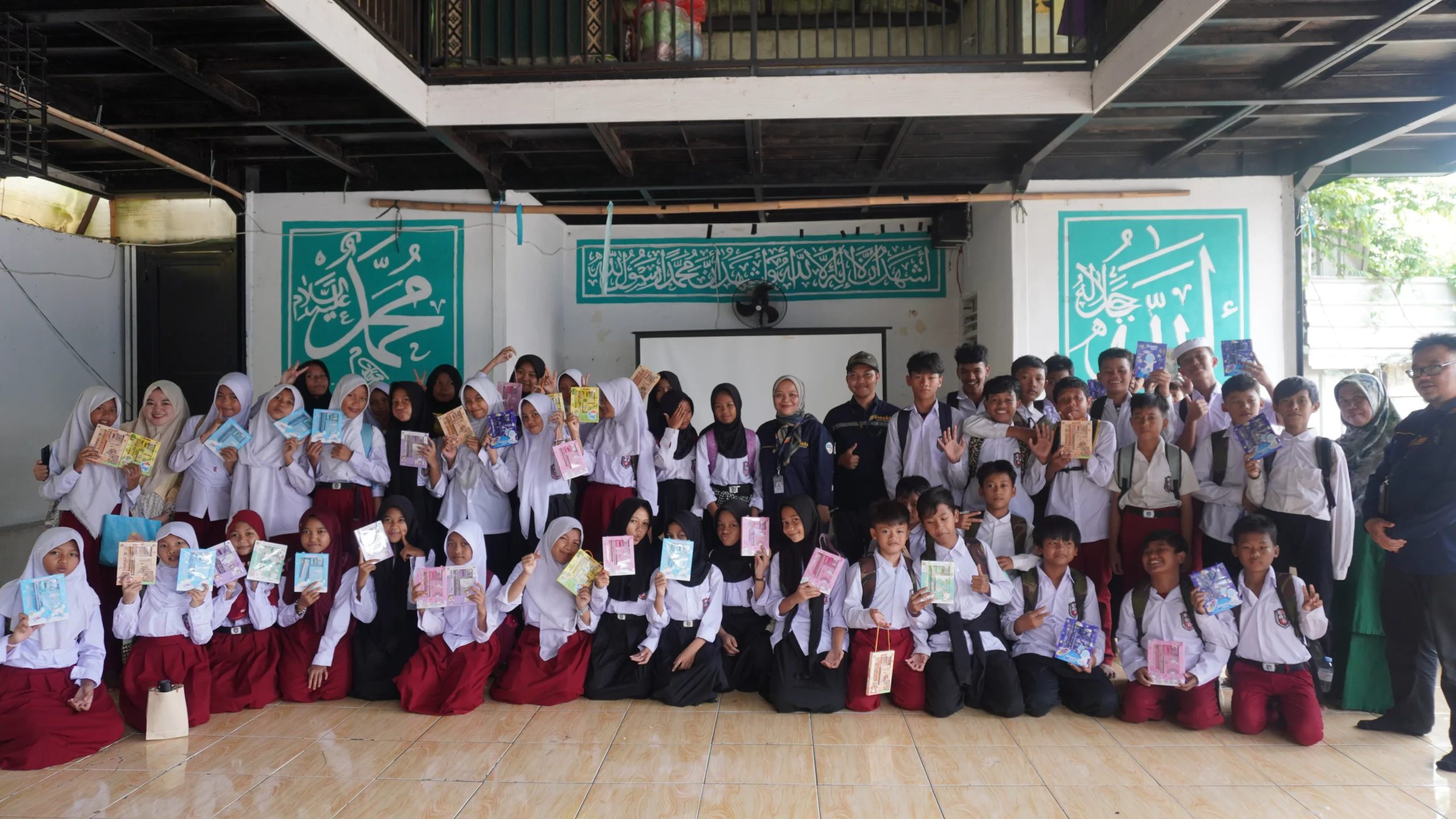 Sosialisasi Bahaya Hama oleh Insekta di Sekolah Master Indonesia